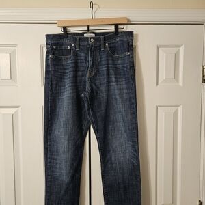 Lucky Brand Athletic Fit Straight Leg Blue Denim Jeans Cotton Logo Button